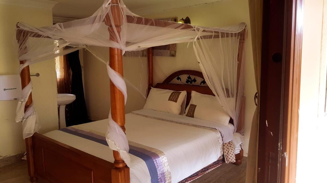 Hippo Safaris Resort Naivasha Ngoại thất bức ảnh